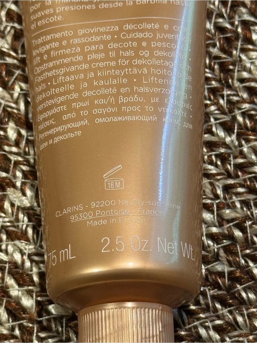Clarins neck décolleté